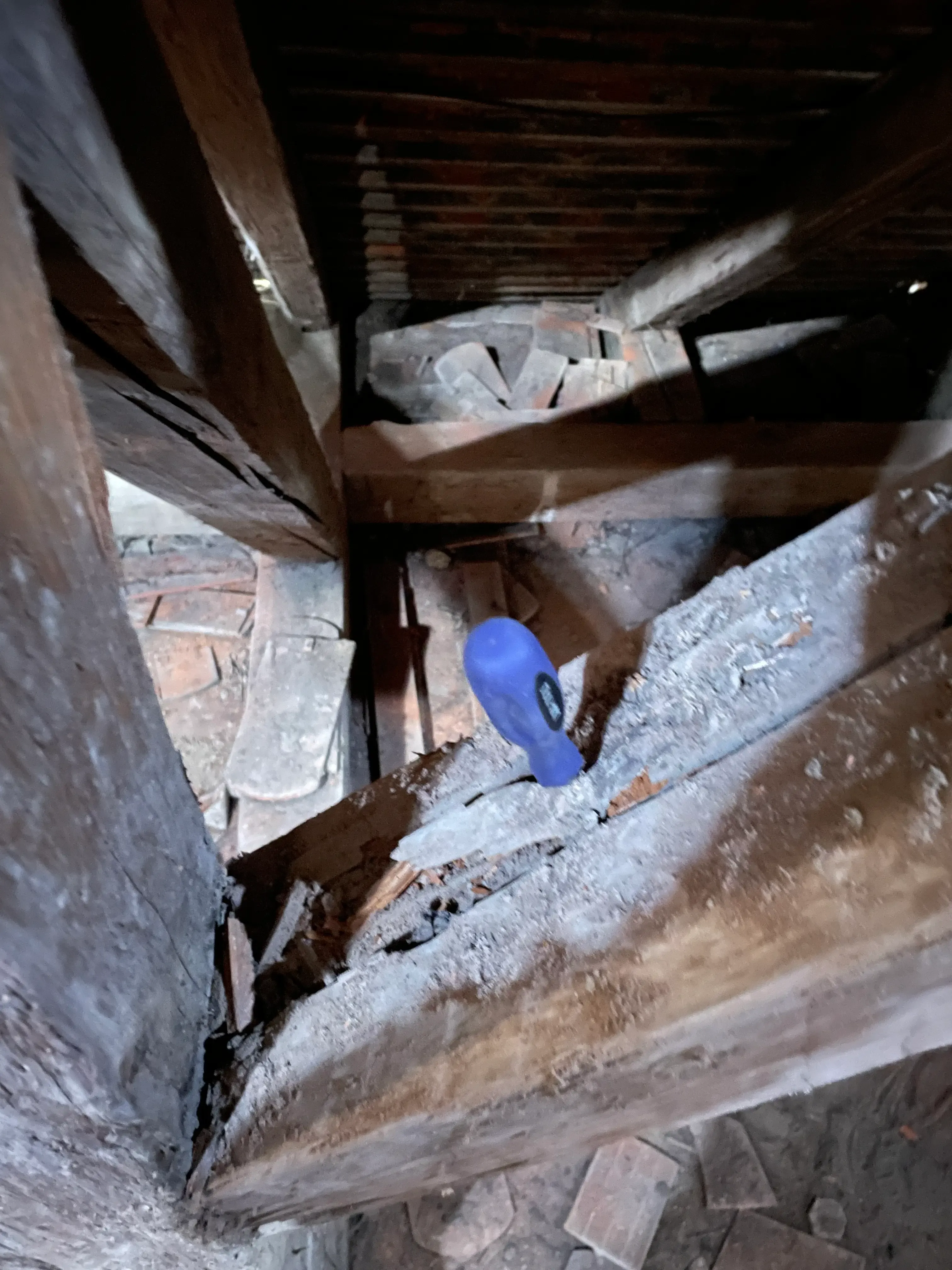 Kontrola stavu prvkov existujúceho krovu